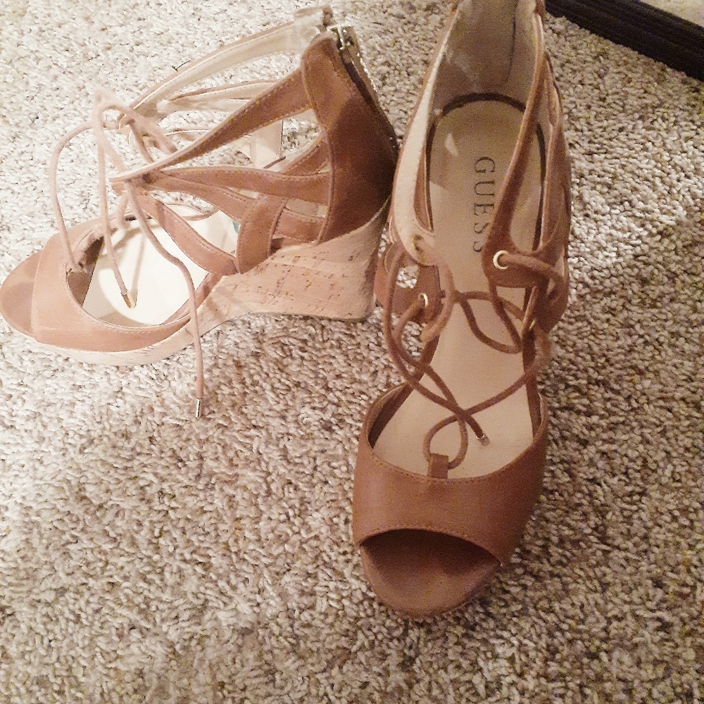 Guess wedges
